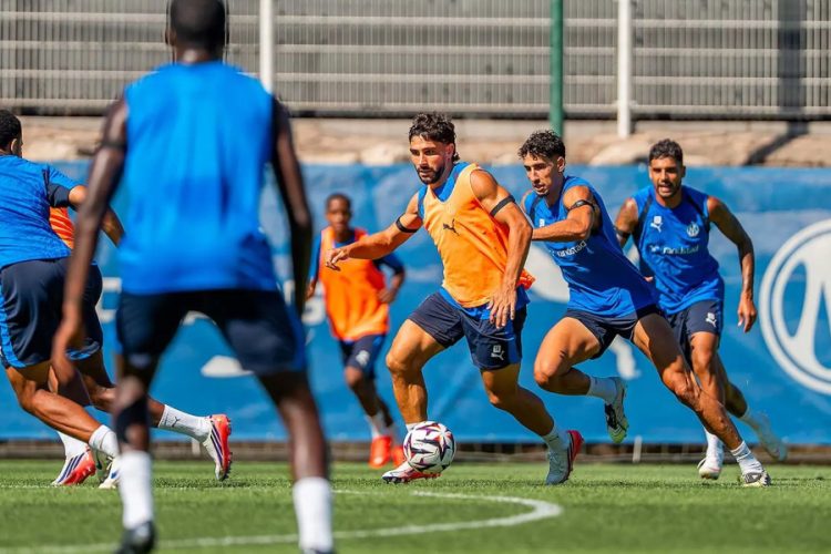 Maupay reste un cadre du vestiaire malgré son statut sportif (Site OM)