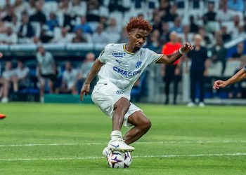 Angel Gomes fait partie des rares milieux disponibles à l'OM en ce moment (site OM)